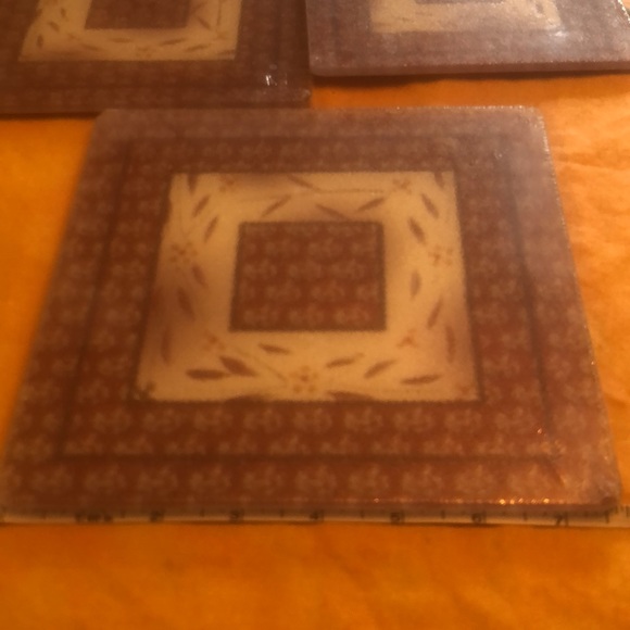 New in Wrappings Temptations Old World -  Set Of 3 Red Glass Trivets - Picture 4 of 5